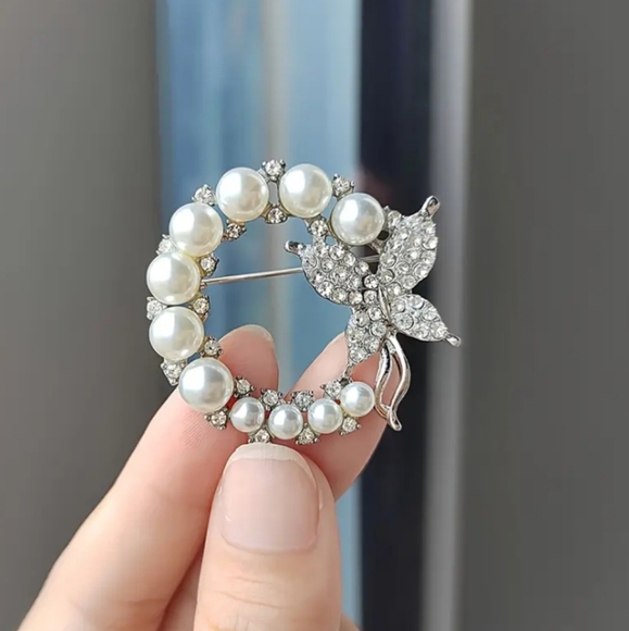 Pearl Rhinestone Butterfly Brooch Pin - Picture 7 of 7